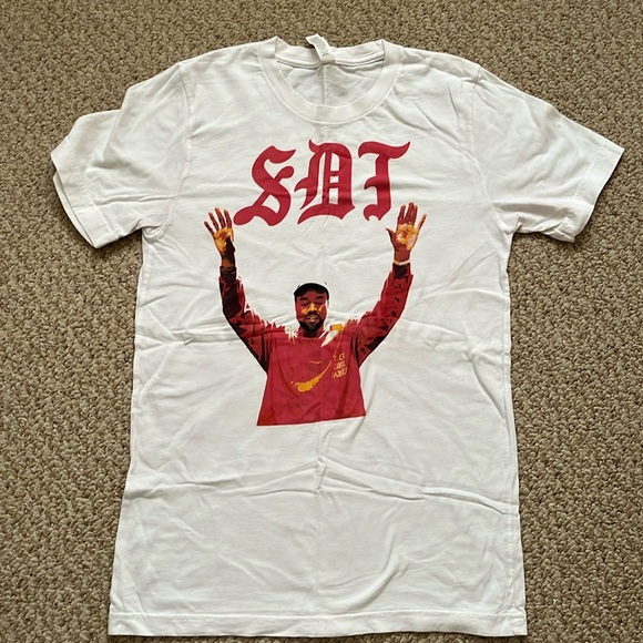 Sigma Delta Tau T-Shirt - Picture 1 of 3